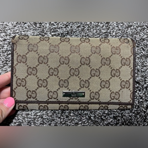 Gucci Handbags - Gucci large wallet